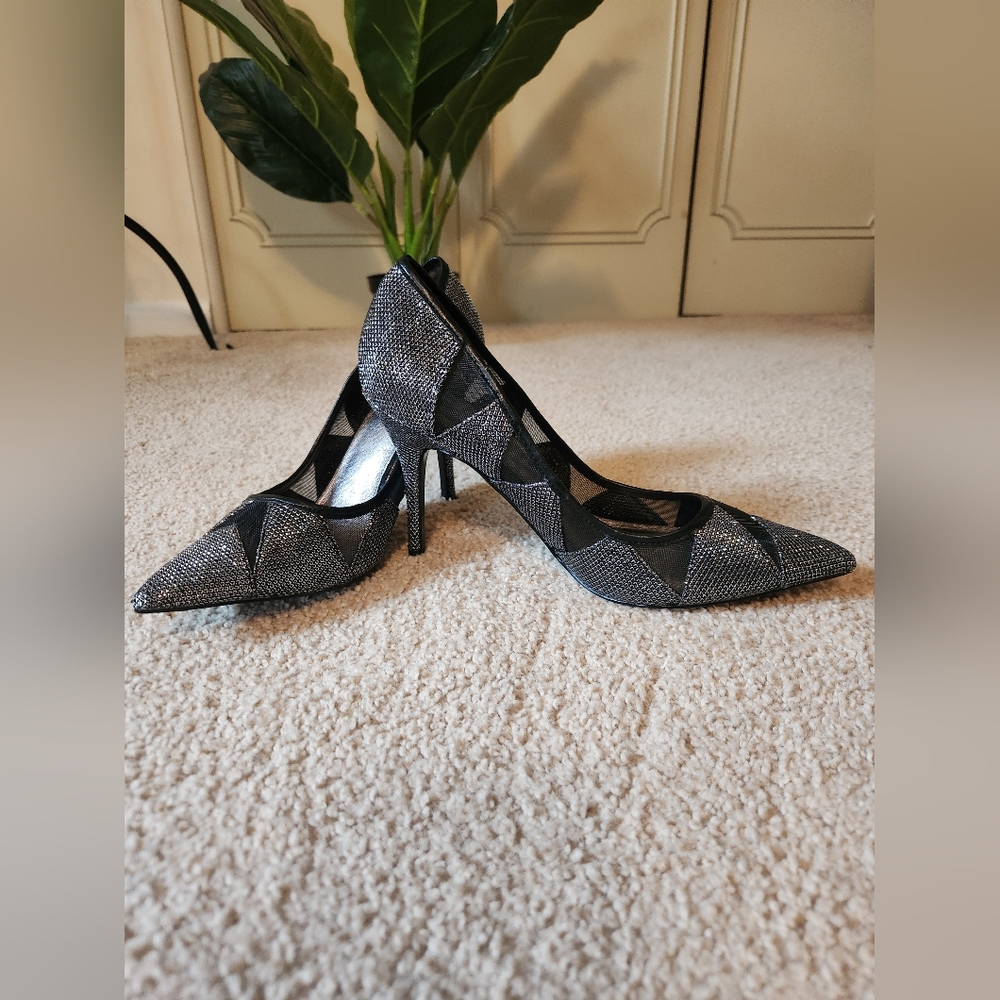 Adrianna Papell Elegant Black Heels Size 7